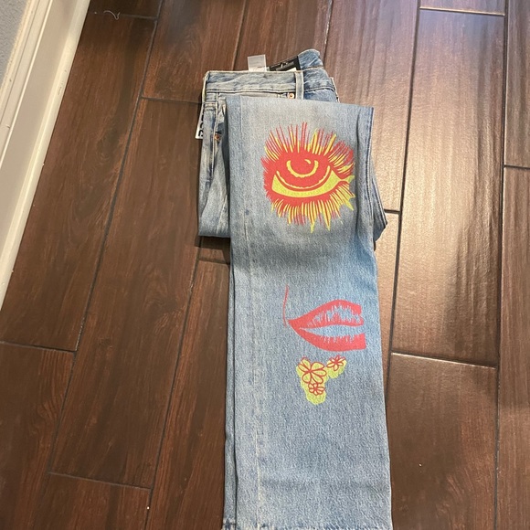 NWT Levi's Premium 501 Jeans Men’s Hippie Love Peace Groovy Flowers - Picture 7 of 14